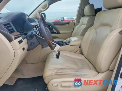 Zdjęcie 7 z 13 samochodu: 2017 LEXUS LX 570 VIN:JTJHY7AX5H4225161 - miniatura