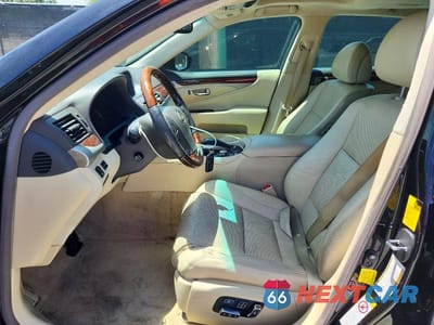 Zdjęcie 7 z 12 samochodu: 2013 LEXUS LS 460L VIN:JTHGL5EF0D5049920 - miniatura