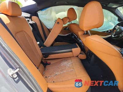 Zdjęcie 10 z 12 samochodu: 2024 BMW 330I VIN:3MW69FF01R8E82228 - miniatura