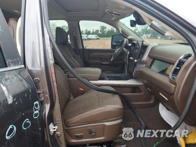 Piąte zdjęcie samochodu w środku: 2026 RAM 3500 LIMITED VIN:3C63RRRL8TG153060 - miniatura