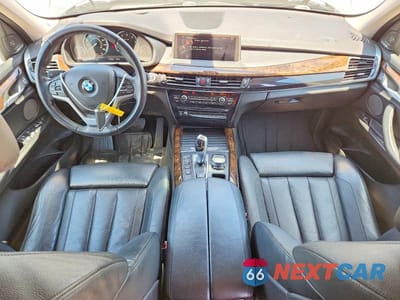 Zdjęcie 8 z 13 samochodu: 2015 BMW X5 XDRIVE35I VIN:5UXKR0C5XF0P10536 - miniatura