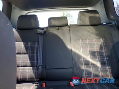 Zdjęcie 10 z 13 samochodu: 2013 VOLKSWAGEN GTI VIN:WVWED7AJ0DW122595 - miniatura