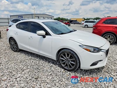 Czwarte zdjęcie samochodu z boku: 2018 MAZDA MAZDA 3 VIN:3MZBN1V30JM172060 - miniatura