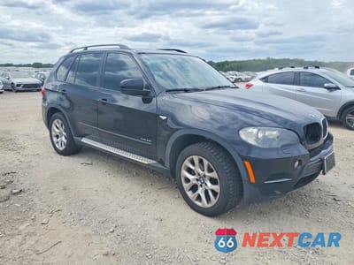 Czwarte zdjęcie samochodu z boku: 2011 BMW X5 XDRIVE35I VIN:5UXZV4C52BL414579 - miniatura