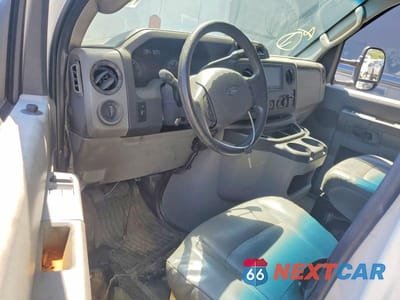 Zdjęcie 8 z 13 samochodu: 2013 FORD ECONOLINE E350 SUPER DUTY CUTAWAY VAN VIN:1FDWE3FL1DDA14529 - miniatura