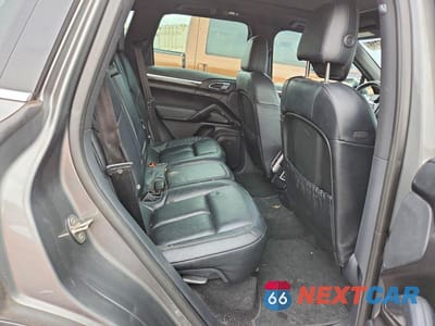 Zdjęcie 11 z 13 samochodu: 2016 PORSCHE CAYENNE VIN:WP1AA2A22GLA04233 - miniatura