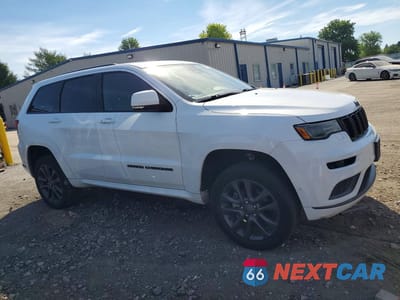 Czwarte zdjęcie samochodu z boku: 2018 JEEP GRAND CHEROKEE OVERLAND VIN:1C4RJFCG8JC277219 - miniatura
