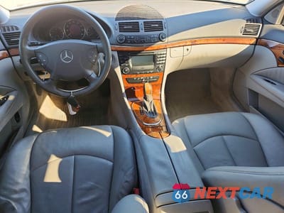 Zdjęcie 8 z 12 samochodu: 2003 MERCEDES-BENZ E 320 VIN:WDBUF65J73A220317 - miniatura