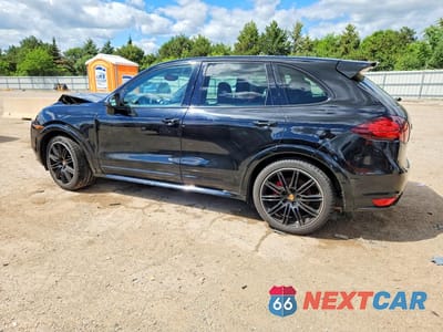 Drugie zdjęcie samochodu z przodu: 2014 PORSCHE CAYENNE GTS VIN:WP1AD2A23ELA74263 - miniatura