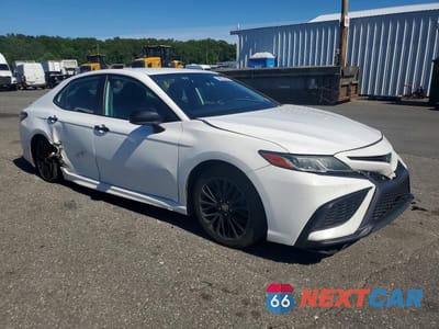 Czwarte zdjęcie samochodu z boku: 2021 TOYOTA CAMRY SE NIGHTSHADE VIN:4T1G11BK9MU026980 - miniatura