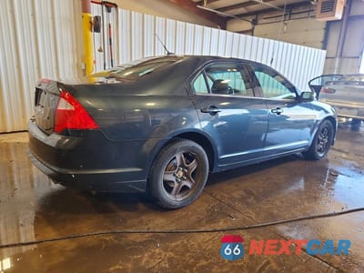 Trzecie zdjęcie samochodu z tyłu: 2010 FORD FUSION SE VIN:3FAHP0HA5AR285717 - miniatura