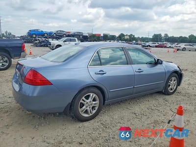 Trzecie zdjęcie samochodu z tyłu: 2007 HONDA ACCORD EX VIN:1HGCM56827A207202 - miniatura