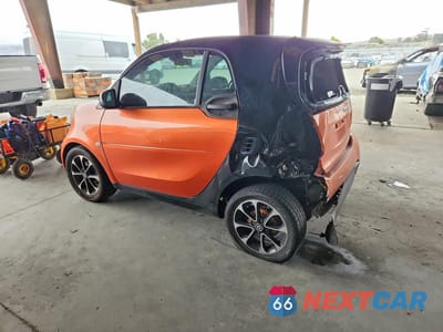 Drugie zdjęcie samochodu z przodu: 2016 SMART FORTWO VIN:WMEFJ5DA3GK078893 - miniatura