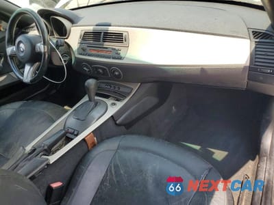 Zdjęcie 8 z 12 samochodu: 2004 BMW Z4 2.5 VIN:4USBT33524LS51660 - miniatura