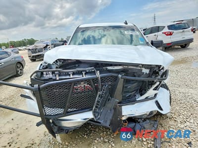 Piąte zdjęcie samochodu w środku: 2024 GMC SIERRA K1500 VIN:3GTUUAED0RG279420 - miniatura
