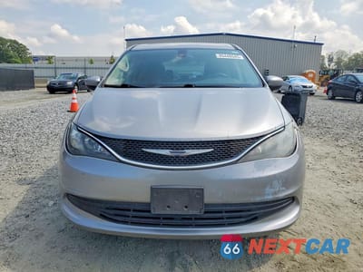 Piąte zdjęcie samochodu w środku: 2017 CHRYSLER PACIFICA TOURING VIN:2C4RC1DG9HR702900 - miniatura