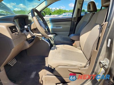 Zdjęcie 7 z 13 samochodu: 2008 JEEP COMPASS SPORT VIN:1J8FF47W68D713640 - miniatura
