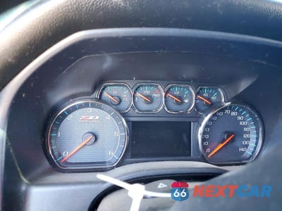 Zdjęcie 9 z 12 samochodu: 2018 CHEVROLET SILVERADO K1500 LT VIN:3GCUKREC6JG437534 - miniatura