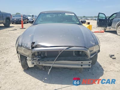 Piąte zdjęcie samochodu w środku: 2014 FORD MUSTANG VIN:1ZVBP8EM1E5285779 - miniatura