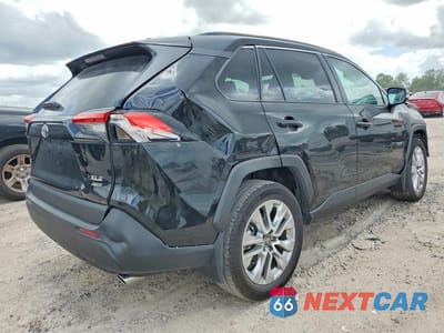 Trzecie zdjęcie samochodu z tyłu: 2025 TOYOTA RAV4 XLE PREMIUM VIN:2T3A1RFV4SC563318 - miniatura