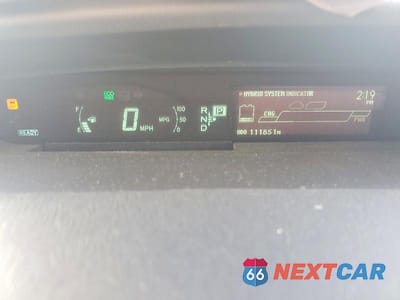Zdjęcie 9 z 13 samochodu: 2014 TOYOTA PRIUS FOUR VIN:JTDKN3DU9E0387857 - miniatura