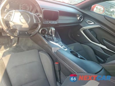 Zdjęcie 8 z 12 samochodu: 2018 CHEVROLET CAMARO VIN:1G1FB1RS8J0147725 - miniatura