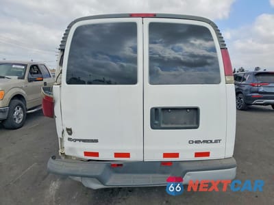 Zdjęcie 6 z 13 samochodu: 2001 CHEVROLET EXPRESS DELIVERY VAN VIN:1GCFG25W811164672 - miniatura