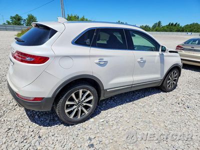 Trzecie zdjęcie samochodu z tyłu: 2019 LINCOLN MKC RESERVE VIN:5LMCJ3C95KUL01969 - miniatura