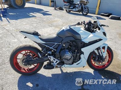 2024 SUZUKI GSX800 F JS1EM13B0R7103270 - główne zdjęcie licytacji z USA - miniatura