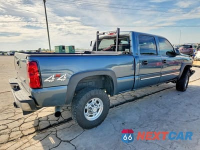 Trzecie zdjęcie samochodu z tyłu: 2006 CHEVROLET SILVERADO K2500 HEAVY DUTY VIN:1GCHK23D86F215669 - miniatura
