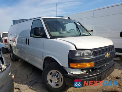 Czwarte zdjęcie samochodu z boku: 2023 CHEVROLET EXPRESS G2500 VIN:1GCWGBFP5P1175337 - miniatura