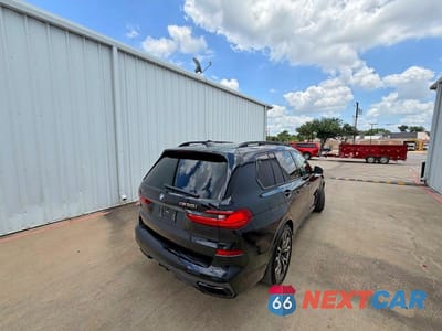Czwarte zdjęcie samochodu z boku: 2022 BMW X7 M50I VIN:5UXCX6C08N9J82409 - miniatura