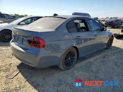Trzecie zdjęcie samochodu z tyłu: 2006 BMW 325 I VIN:WBAVB13586PT01898 - miniatura