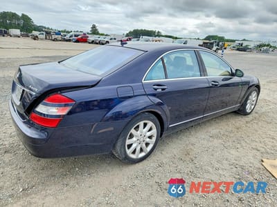 Trzecie zdjęcie samochodu z tyłu: 2008 MERCEDES-BENZ S 550 4MATIC VIN:WDDNG86X28A203598 - miniatura