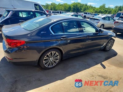 Trzecie zdjęcie samochodu z tyłu: 2019 BMW 530XE VIN:WBAJB1C50KB376827 - miniatura