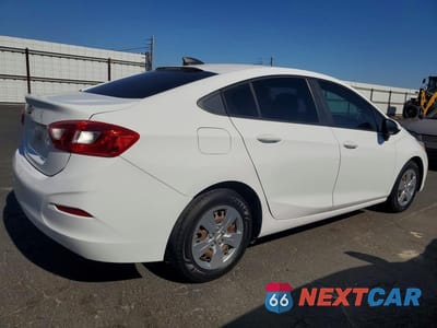 Trzecie zdjęcie samochodu z tyłu: 2016 CHEVROLET CRUZE LS VIN:1G1BC5SM8G7241022 - miniatura
