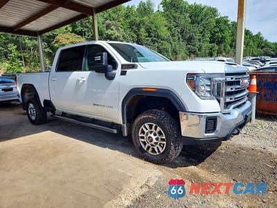 Czwarte zdjęcie samochodu z boku: 2021 GMC SIERRA K2500 SLE VIN:1GT19ME7XMF108247 - miniatura