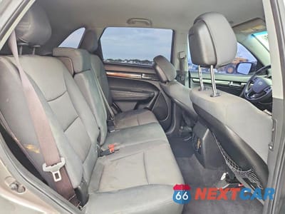 Zdjęcie 11 z 13 samochodu: 2013 KIA SORENTO LX VIN:5XYKT3A61DG394659 - miniatura