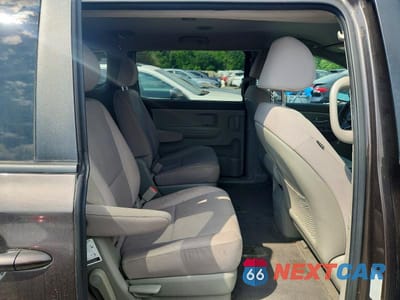 Zdjęcie 11 z 13 samochodu: 2016 KIA SEDONA LX VIN:KNDMB5C10G6129117 - miniatura
