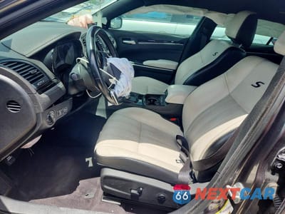 Zdjęcie 7 z 12 samochodu: 2018 CHRYSLER 300 S VIN:2C3CCABG8JH142988 - miniatura