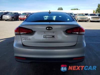 Zdjęcie 6 z 13 samochodu: 2018 KIA FORTE LX VIN:3KPFK4A75JE208066 - miniatura