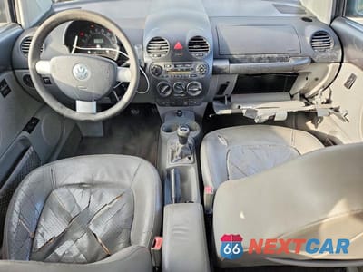 Zdjęcie 8 z 12 samochodu: 2004 VOLKSWAGEN NEW BEETLE GLS VIN:3VWCD31C04M411670 - miniatura