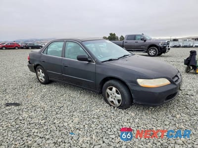 Czwarte zdjęcie samochodu z boku: 2000 HONDA ACCORD EX VIN:1HGCG1655YA086527 - miniatura