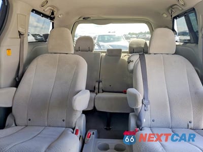Zdjęcie 10 z 13 samochodu: 2011 TOYOTA SIENNA LE VIN:5TDKK3DC0BS154345 - miniatura
