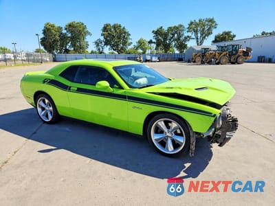 Czwarte zdjęcie samochodu z boku: 2015 DODGE CHALLENGER SXT PLUS VIN:2C3CDZBT1FH750609 - miniatura