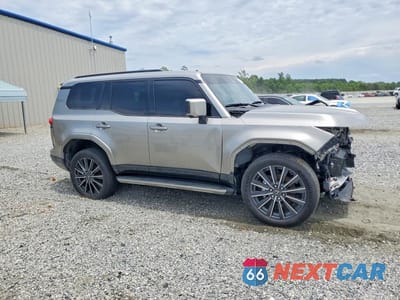 Czwarte zdjęcie samochodu z boku: 2025 LEXUS GX 550 LUXURY VIN:JTJVBCDX6S5060960 - miniatura