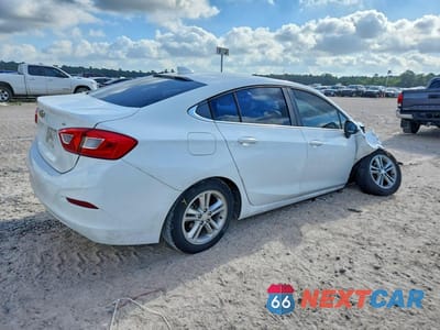 Trzecie zdjęcie samochodu z tyłu: 2018 CHEVROLET CRUZE LT VIN:1G1BE5SM8J7116801 - miniatura