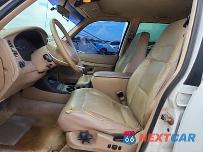 Zdjęcie 7 z 13 samochodu: 2000 FORD EXPLORER EDDIE BAUER VIN:1FMZU64P6YUB30936 - miniatura
