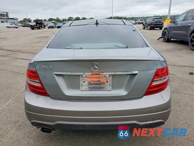 Zdjęcie 6 z 12 samochodu: 2015 MERCEDES-BENZ C 250 VIN:WDDGJ4HB5FG393993 - miniatura