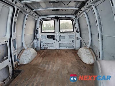 Zdjęcie 10 z 13 samochodu: 2019 CHEVROLET EXPRESS G2500 VIN:1GCWGAFP3K1164372 - miniatura